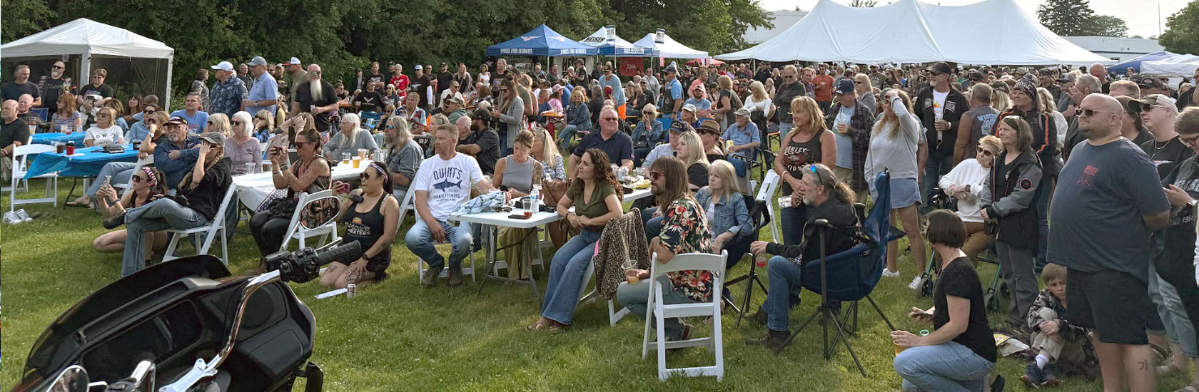 Hogs for Heroes crowd at Smoke on the Water